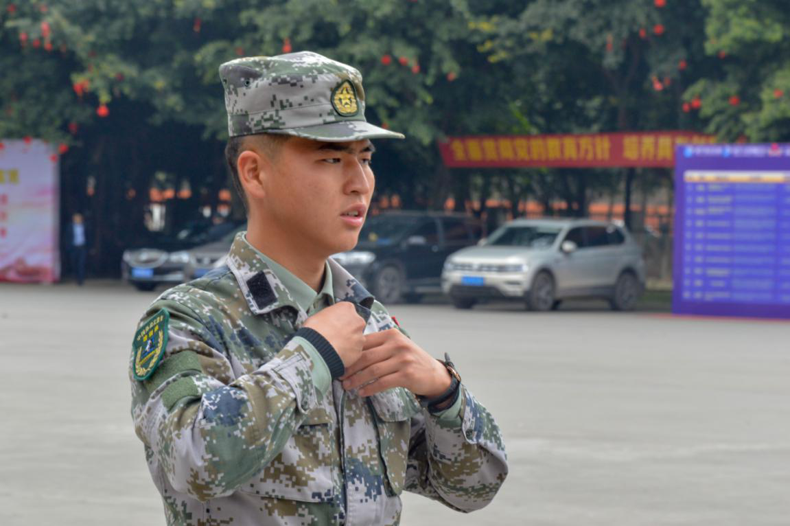 新華“三教三訓”之軍訓|揮灑汗水書寫迷彩青春！